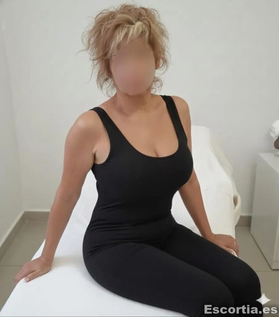 Mónica escort Valencia