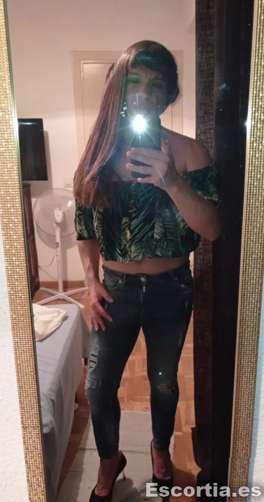 Camila photo 3