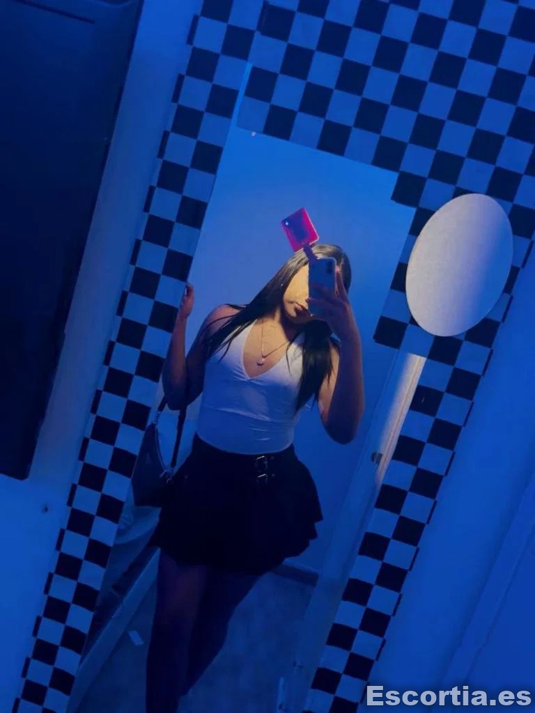 Violet photo 7