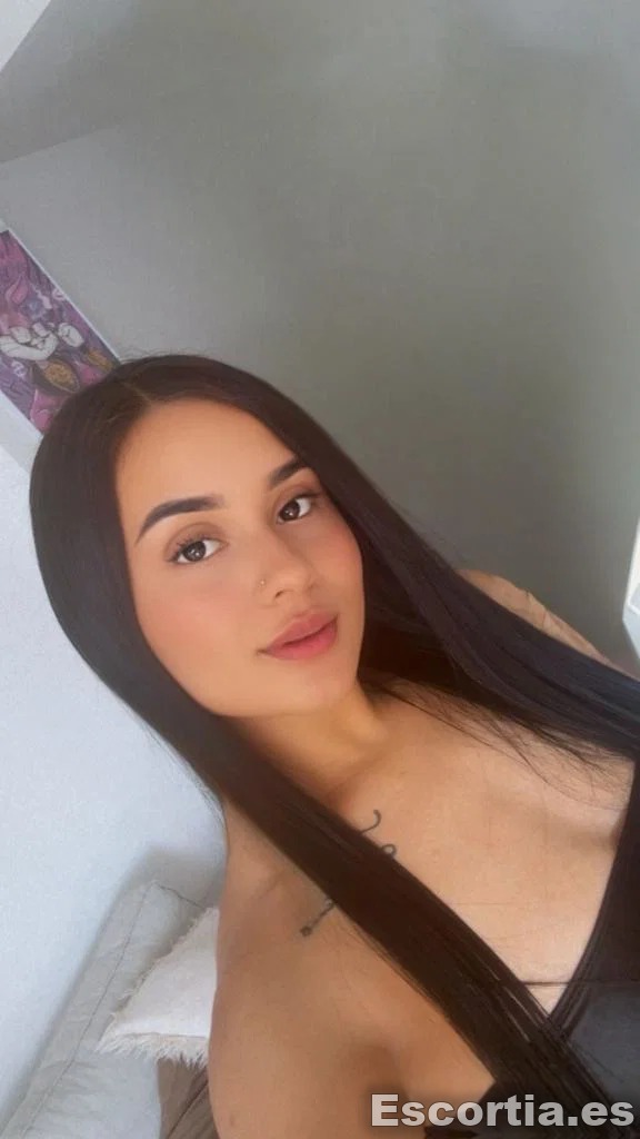 Manuela photo 4