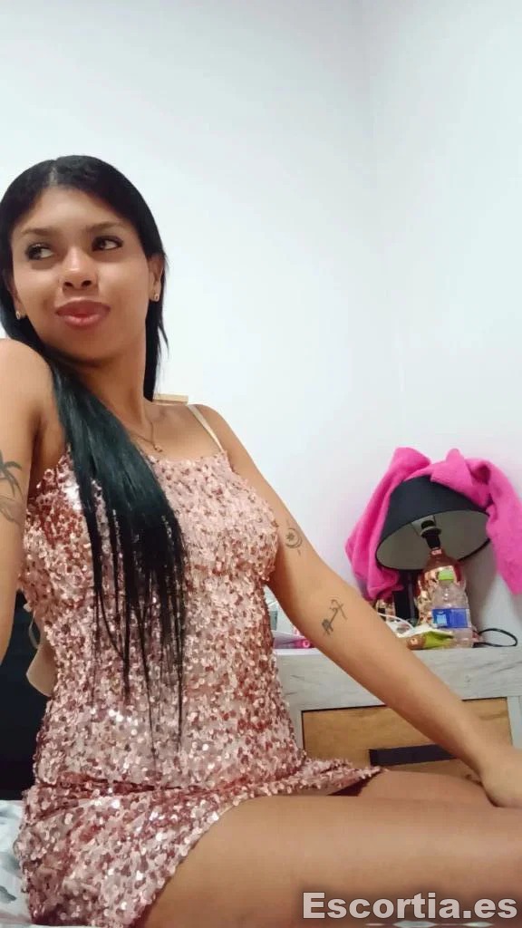 Camila photo 8