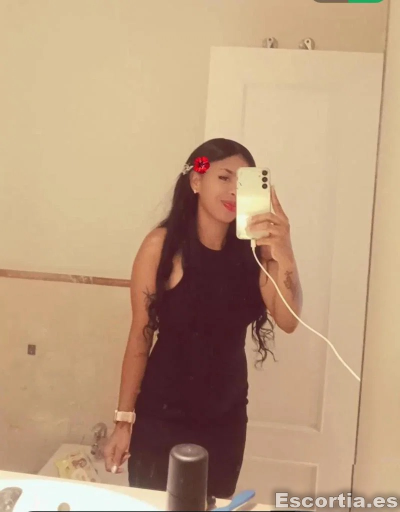 Camila photo 10