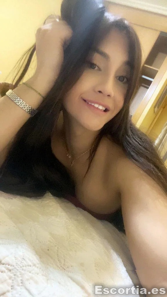 Karla Samaniego photo 7