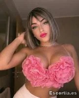 Mia photo 4