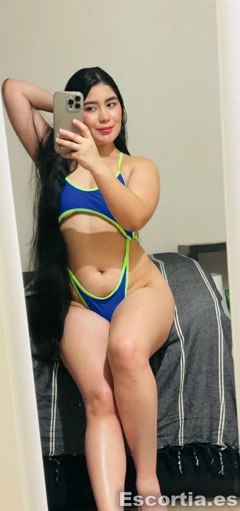 Laura photo 7