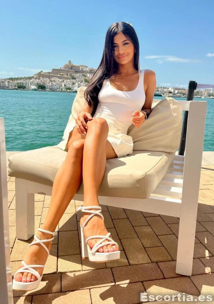 Señorita latina 18 escort Alicante
