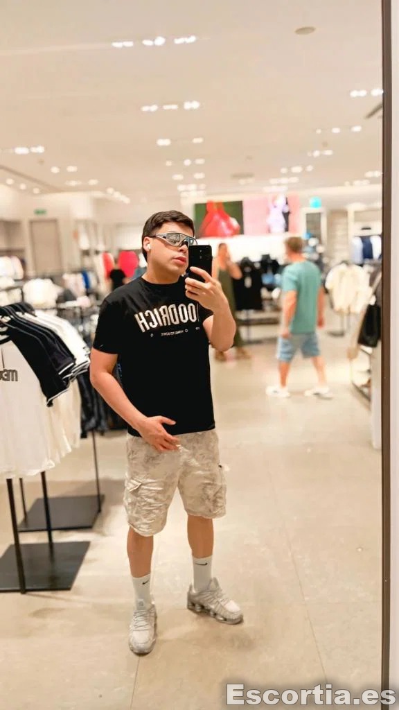 Camilo escort Sevilla