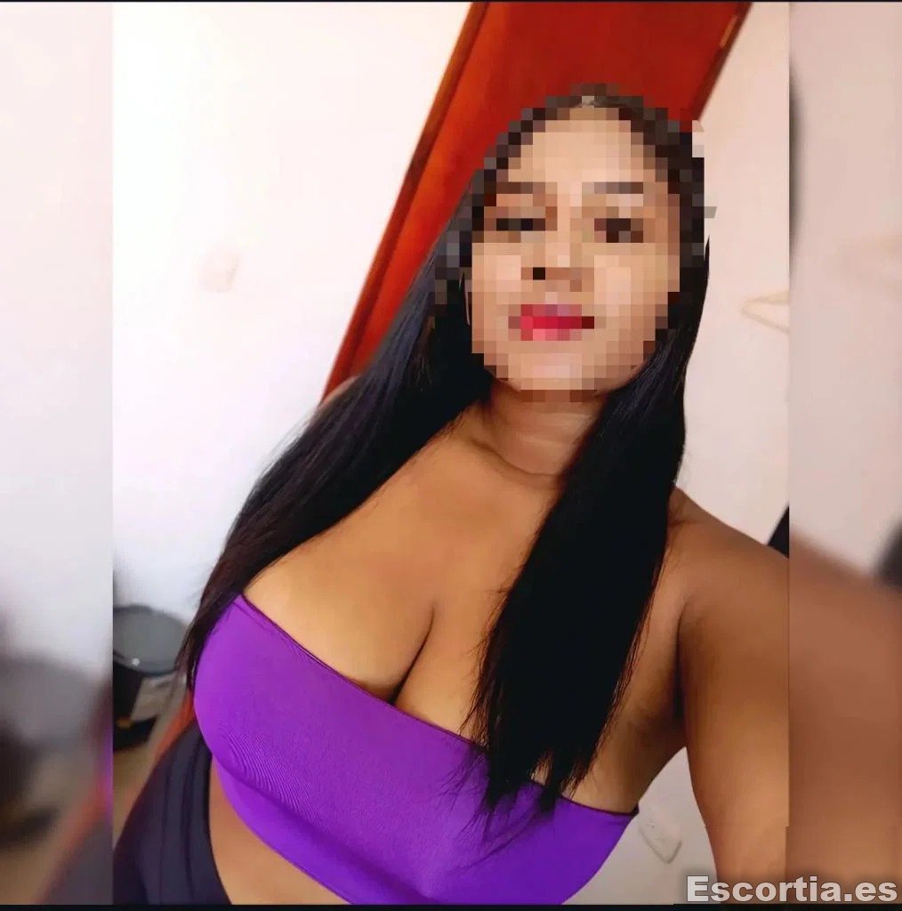 Escort latina 24 photo 3
