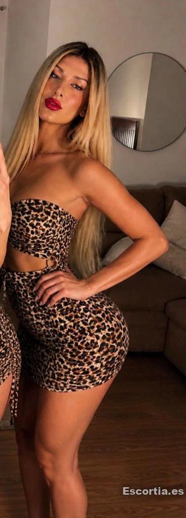Mia photo 3