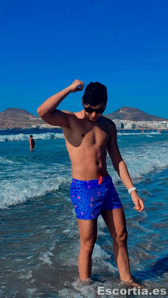 Alex photo 7