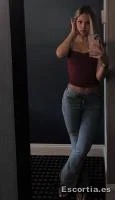 Pamela photo 4