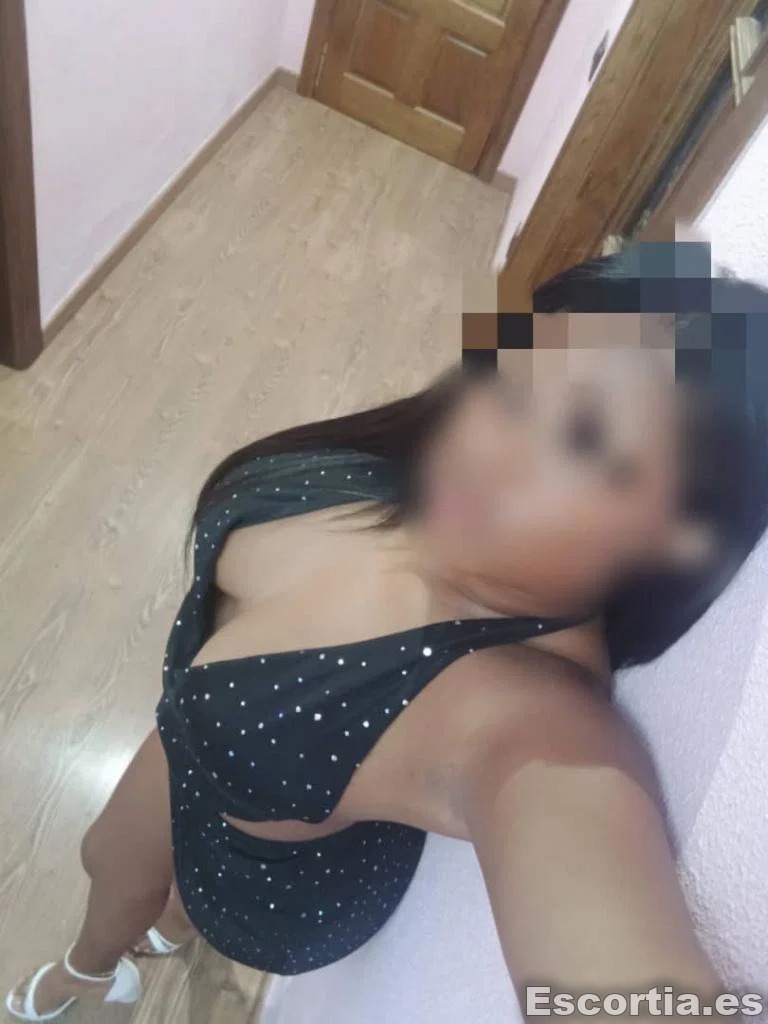 Camila photo 3