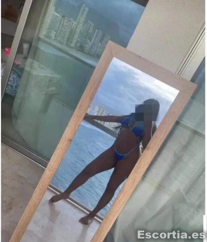 Camila photo 5