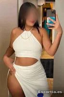 Melani photo 6
