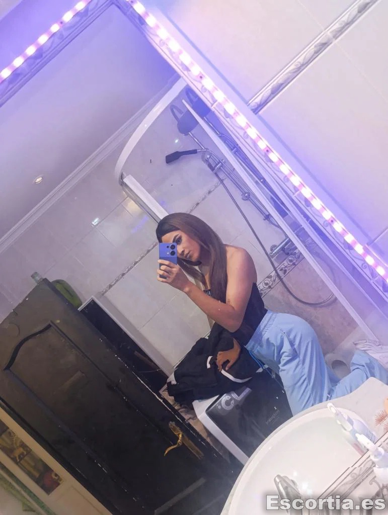 Aury escort Gijón