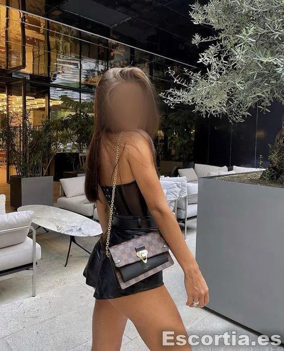Sara escort Valladolid
