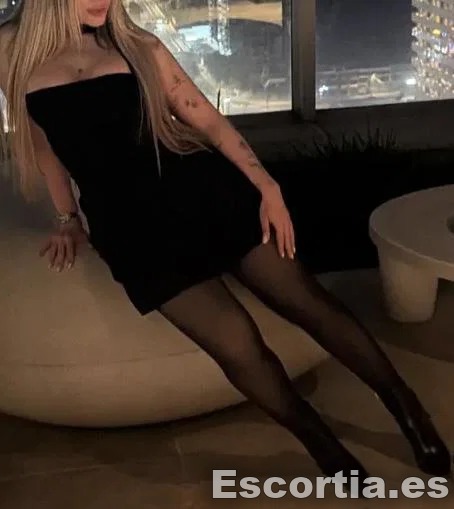 Pamela photo 7