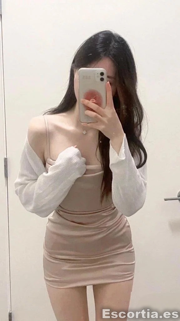 Señorita asiatica 25 escort Girona