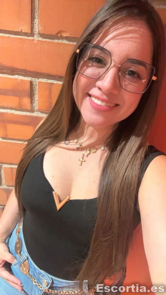 Sharloth escort Girona