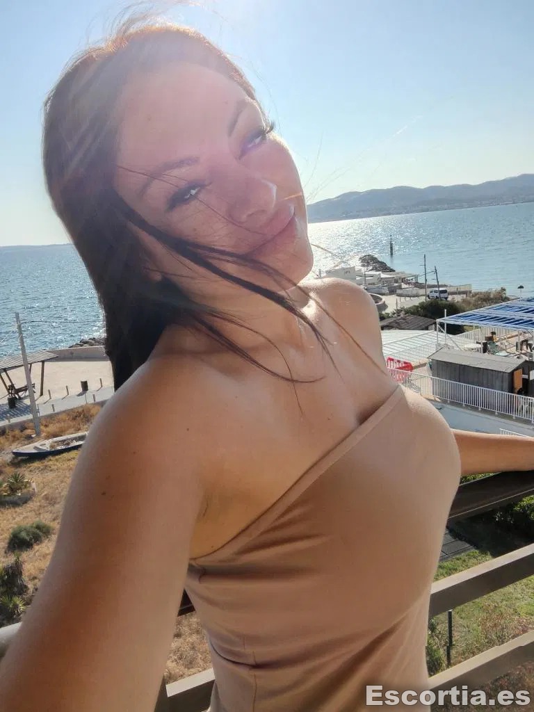 Andrea photo 7