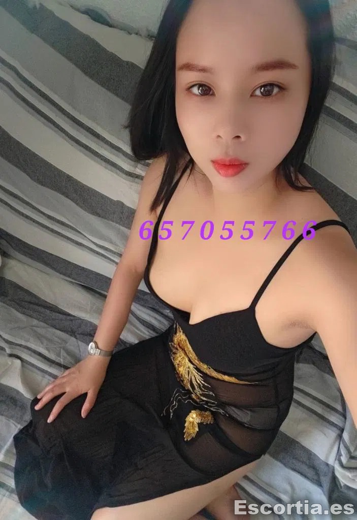 Puta asiatica 26 escort Barcelona
