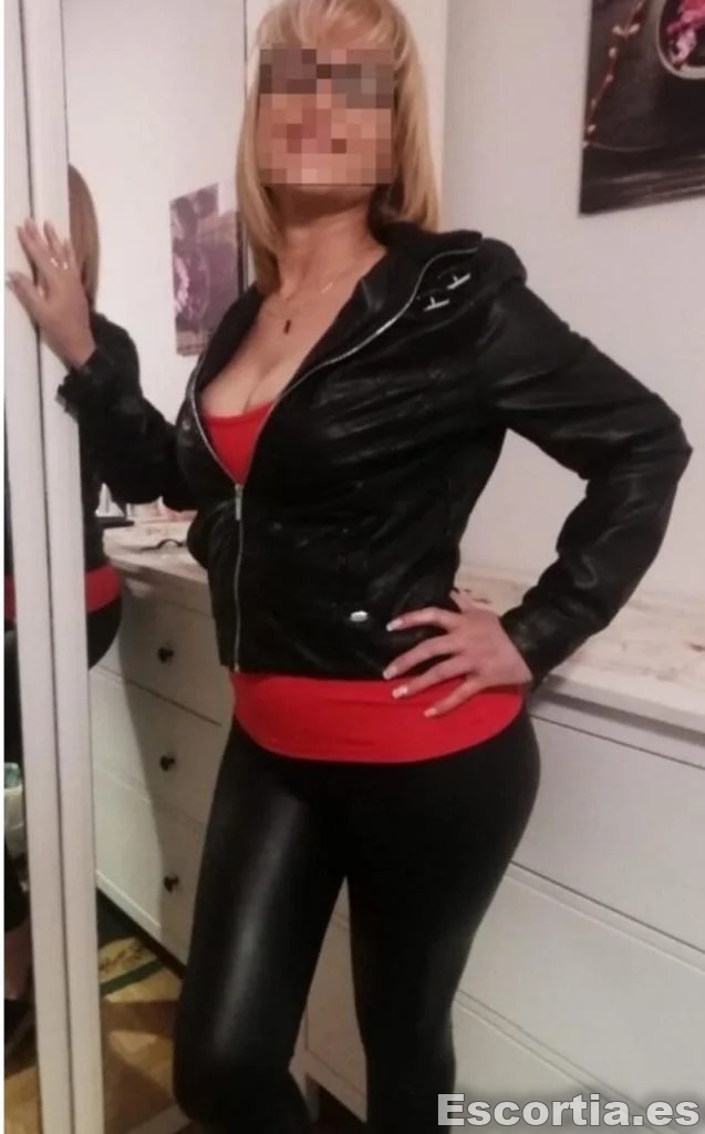 Claudia photo 3