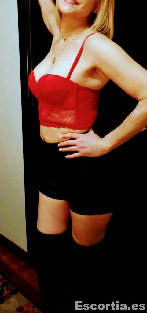 Claudia photo 7