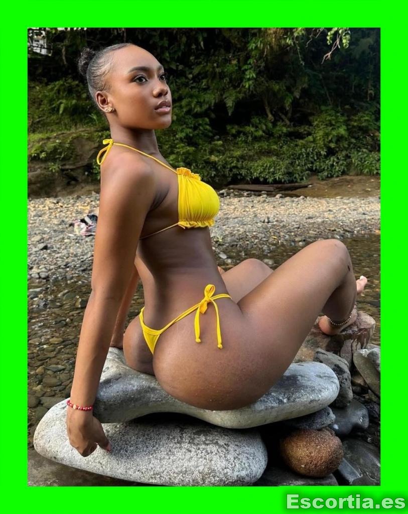 Luna escort Girona