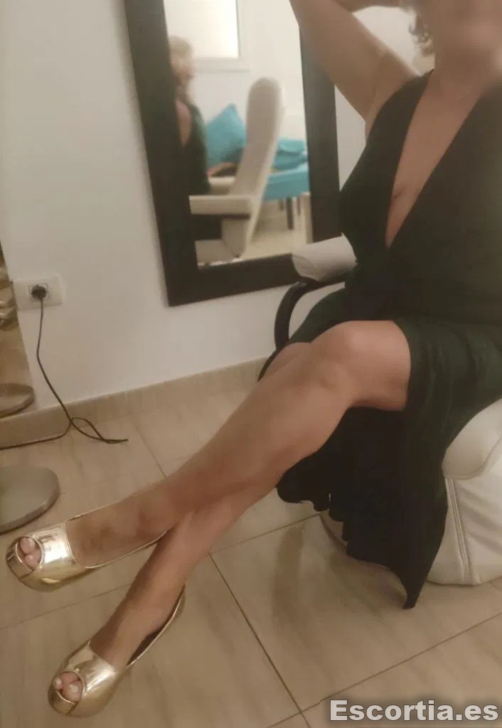 Carla photo 3