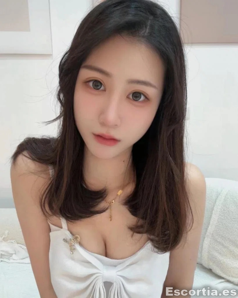 Wendy photo 3
