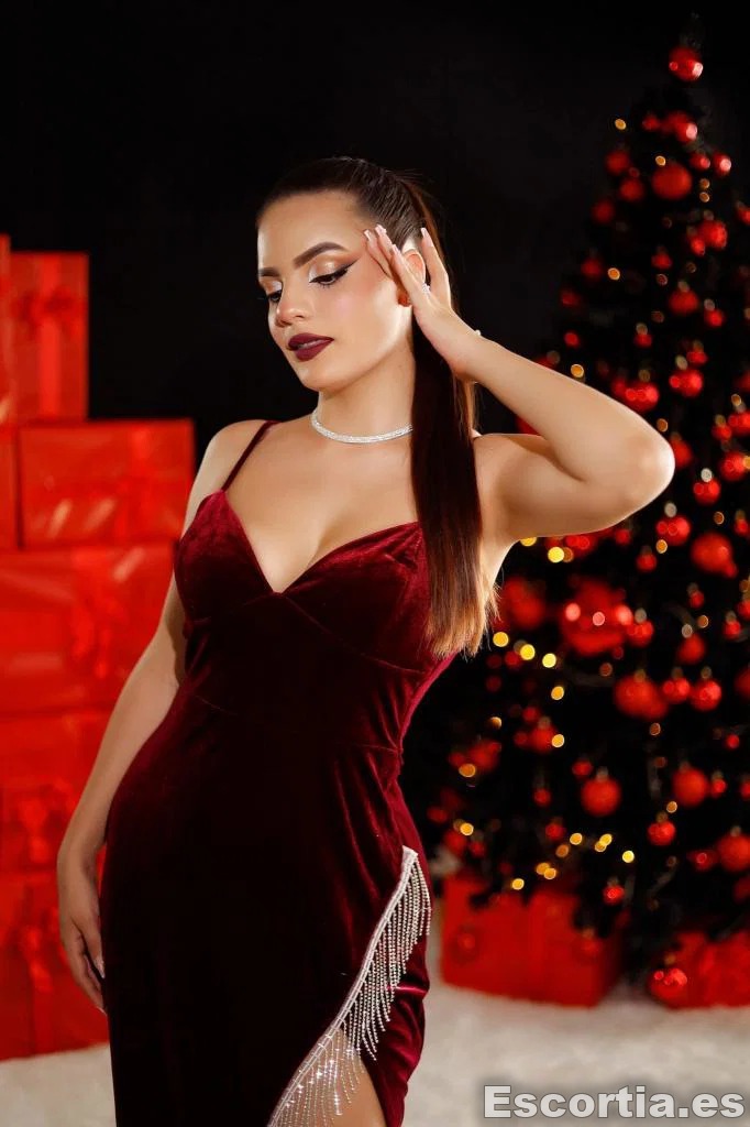 Dana isabella photo 3