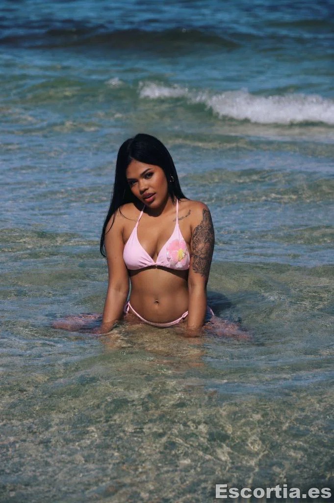 Naomi photo 3