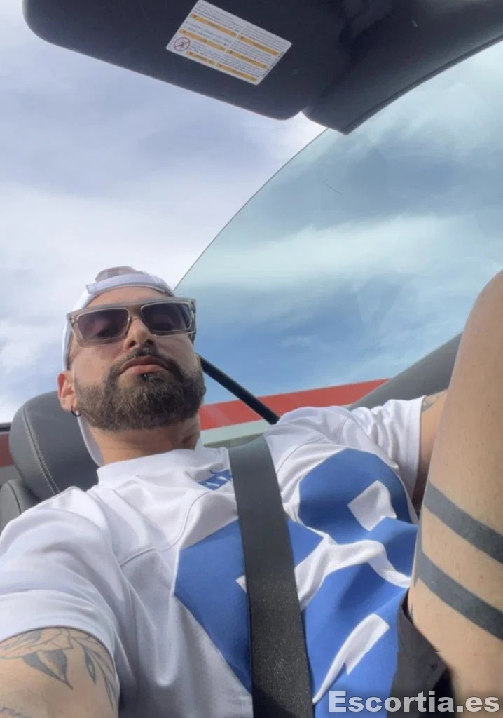 Gary Lezcano escort Eivissa
