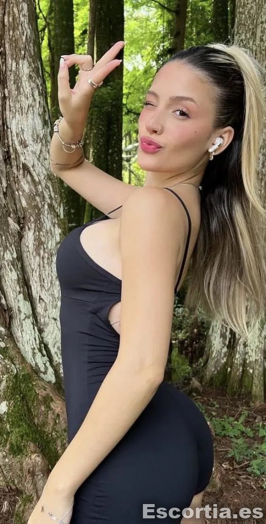 Manuela photo 7