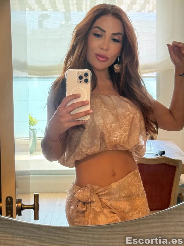 Rosalía photo 3