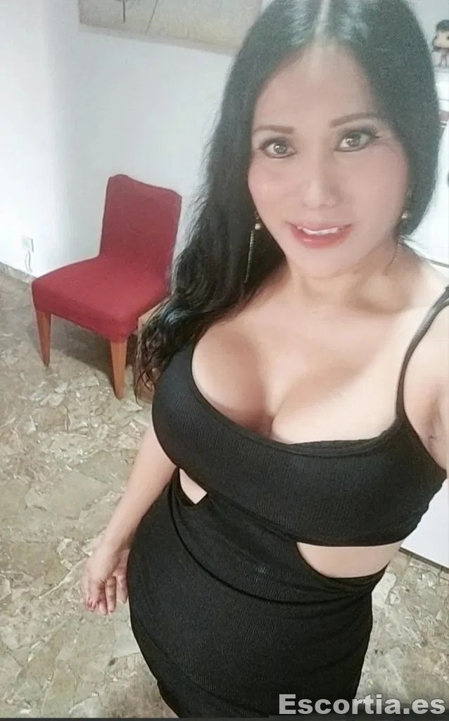 Larissa photo 5