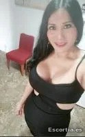 Larissa photo 6