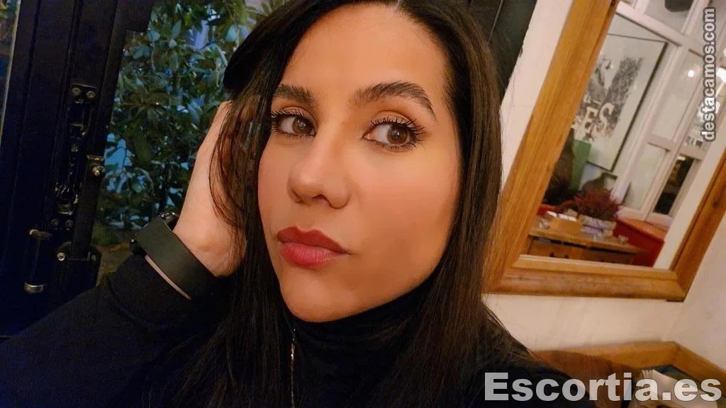 Pamela photo 7