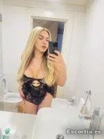 Larissa photo 8