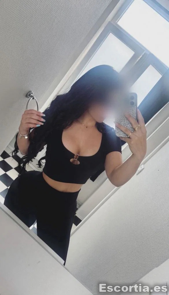Mia photo 5