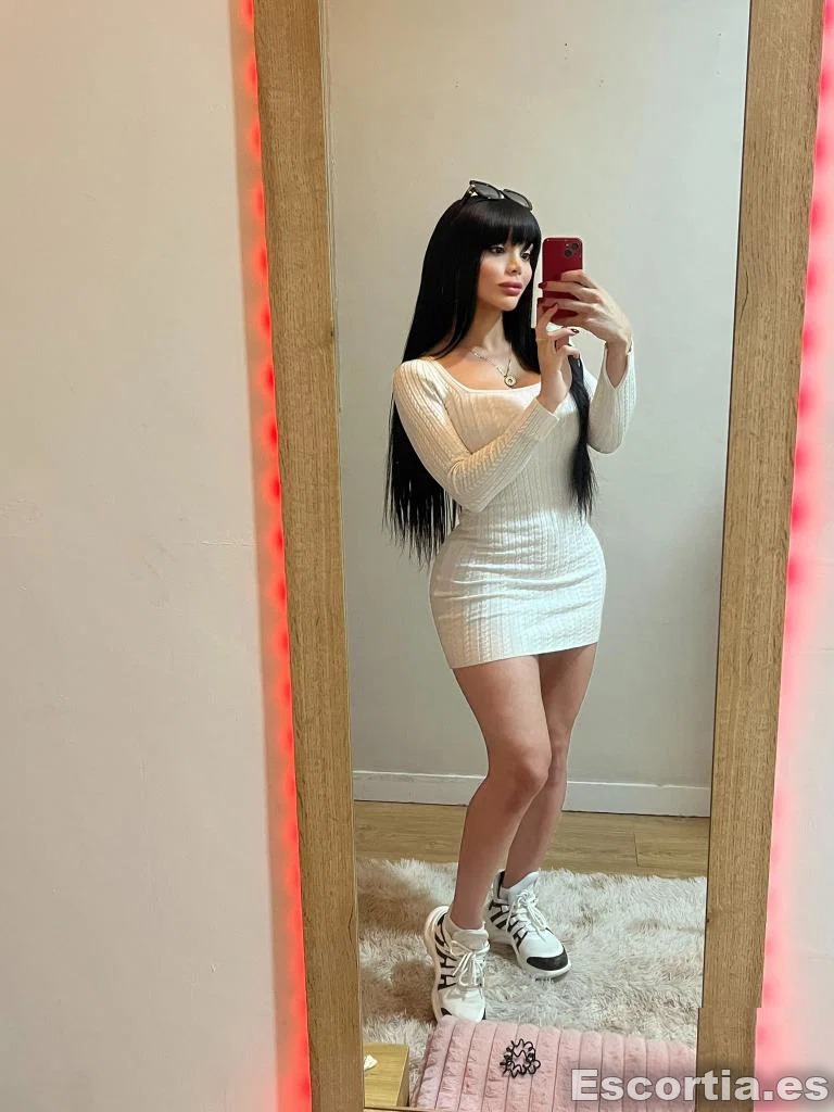 Isabella Zapata photo 7