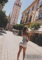 Samantha photo 8
