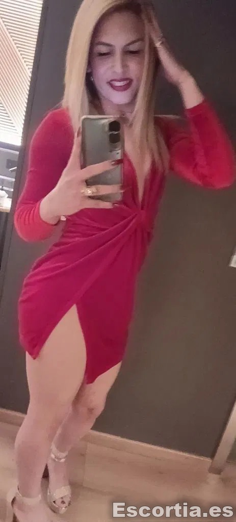 Danielle photo 3