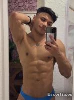 Daniels photo 4