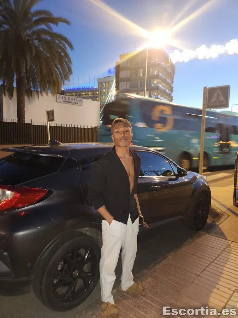 Jean Poull escort Santa Cruz de Tenerife