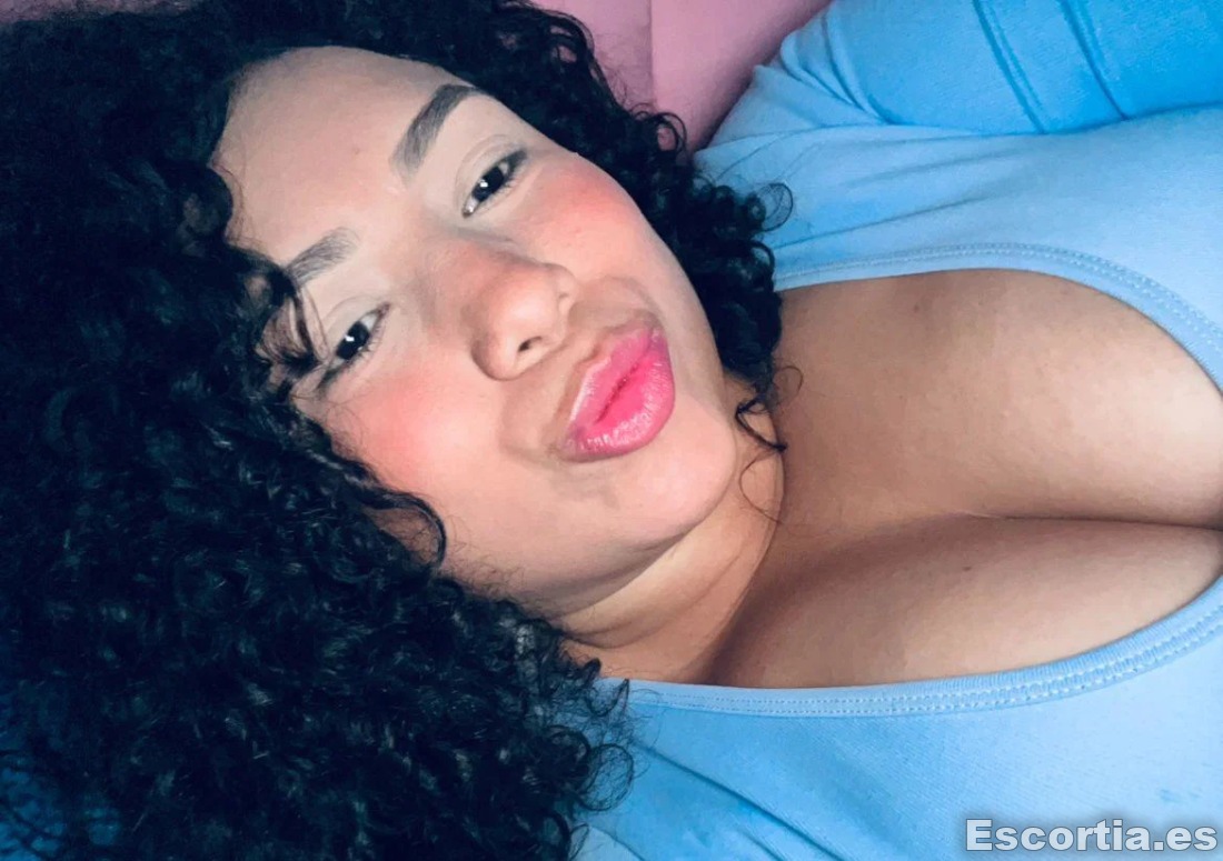 Camila photo 3