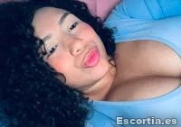 Camila photo 4