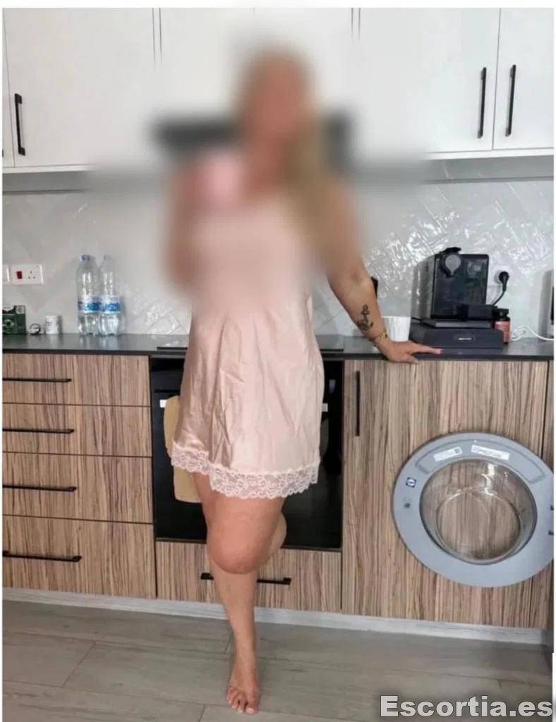 Monica escort Gijón