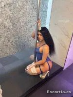 Camila photo 4