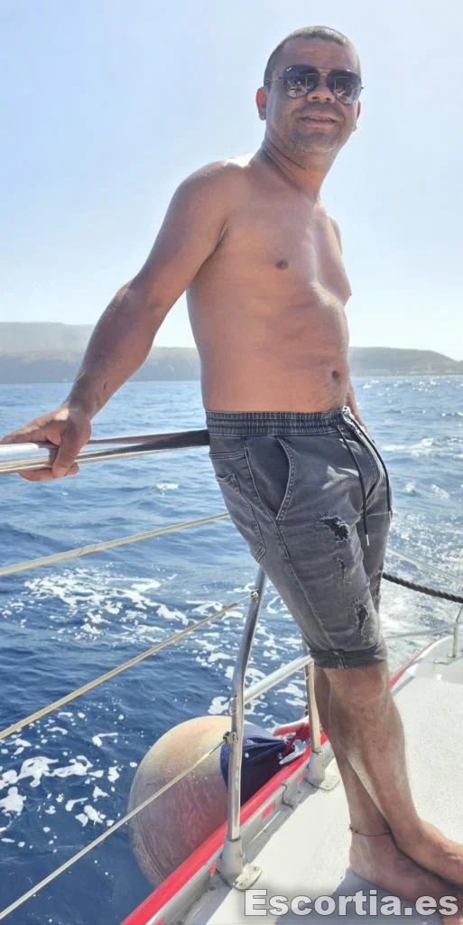 Sebas photo 3